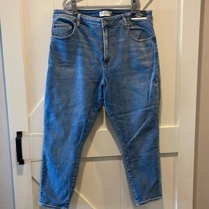 Abercrombie - Woman’s Abercrombie High Rise The Super Skinny Ankle Jeans